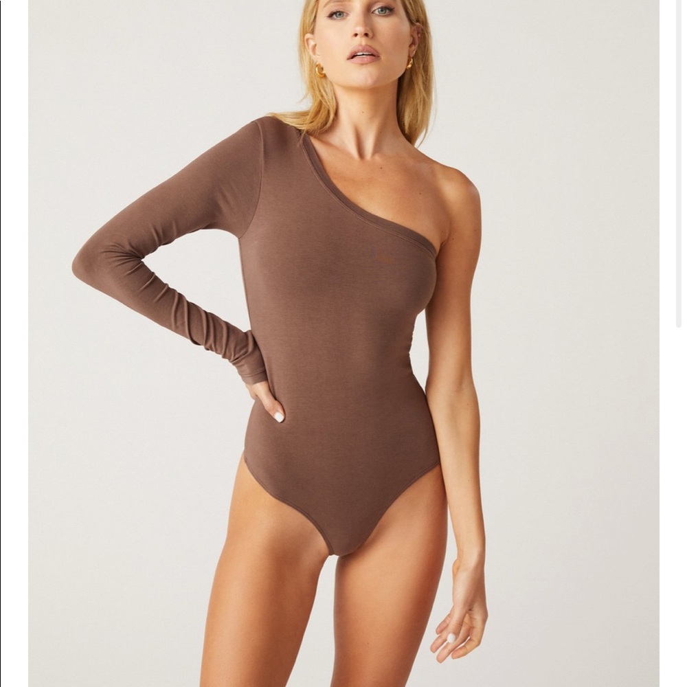 Sophie One-Shoulder Brown Bodysuit